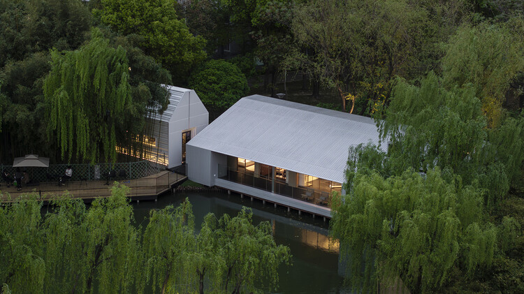 Casa del lago / Wutopia Lab - Imagen 2 de 34