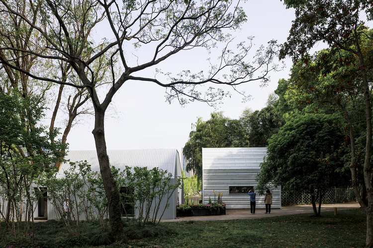 Casa del lago / Wutopia Lab - Fotografía exterior, Jardín