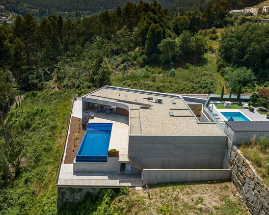 House CVV / TRAMA arquitetos - Exterior Photography, Concrete