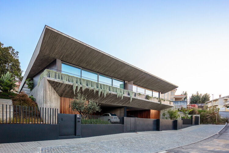 Casa das Camélias / TRAMA arquitetos - Fotografia de Exterior, Madeira, Balcão