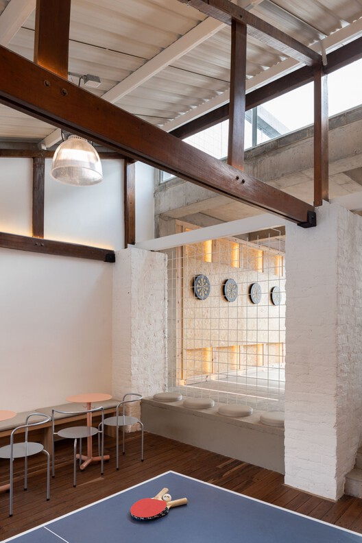 Pong 2.0 / Cabida Arquitectura - Fotografía interior, Fijación Vigas