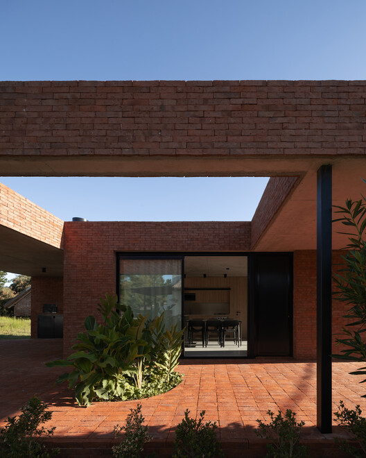 Casa pRoA / Matías de los Campos Nin Arquitecto - Fotografía exterior, Ladrillo, Concreto