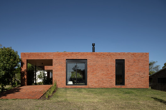 pRoA  House / Matías de los Campos Nin Arquitecto