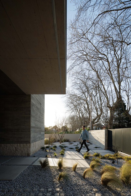 M House / Silverline - Exterior Photography, Concrete