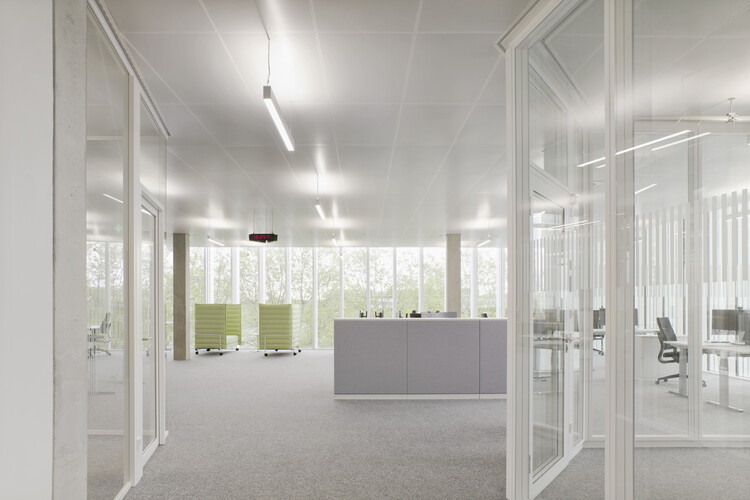 SWR 新演播大楼 / Steimle Architekten - 室内图, 玻璃, 椅子