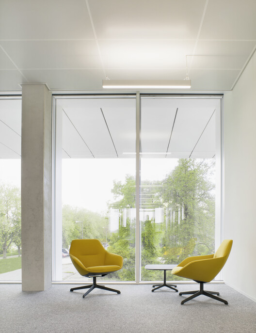 SWR Broadcasting-Studio / Steimle Architekten - Interior Photography, Chair, Table, Glass
