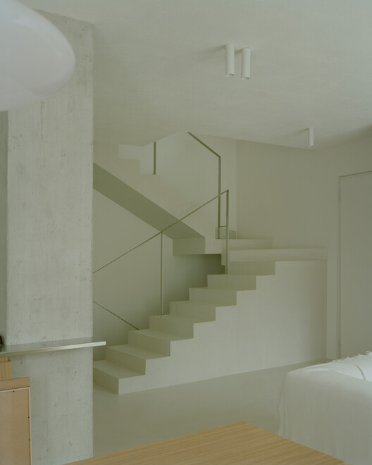 Casa con una ventana cuadrada / Set Architects - Imagen 11 de 27