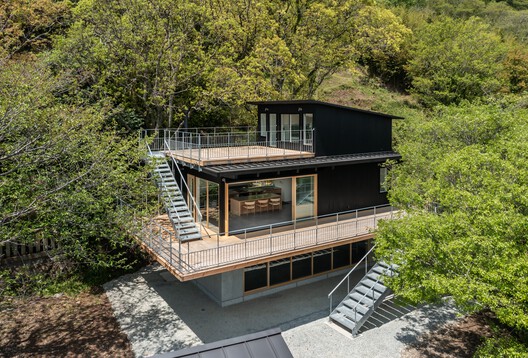 马托加塔假日别墅 / lyhty - 建筑图, 木头, 露台, 阳台, 扶手