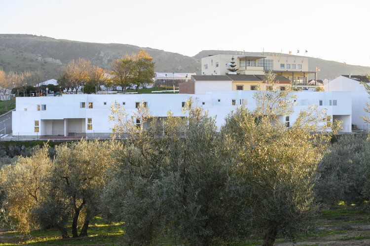 28 Patios y 14 viviendas / Crearctive + RKT Estudio - Más Imágenes