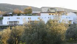 28 Patios y 14 viviendas / Crearctive + RKT Estudio