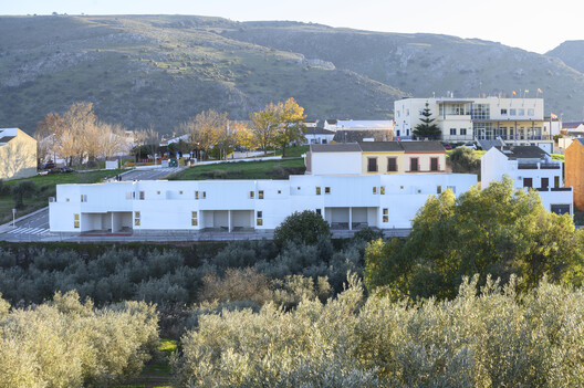 28 Patios y 14 viviendas / Crearctive + RKT Estudio - Imagen 8 de 50