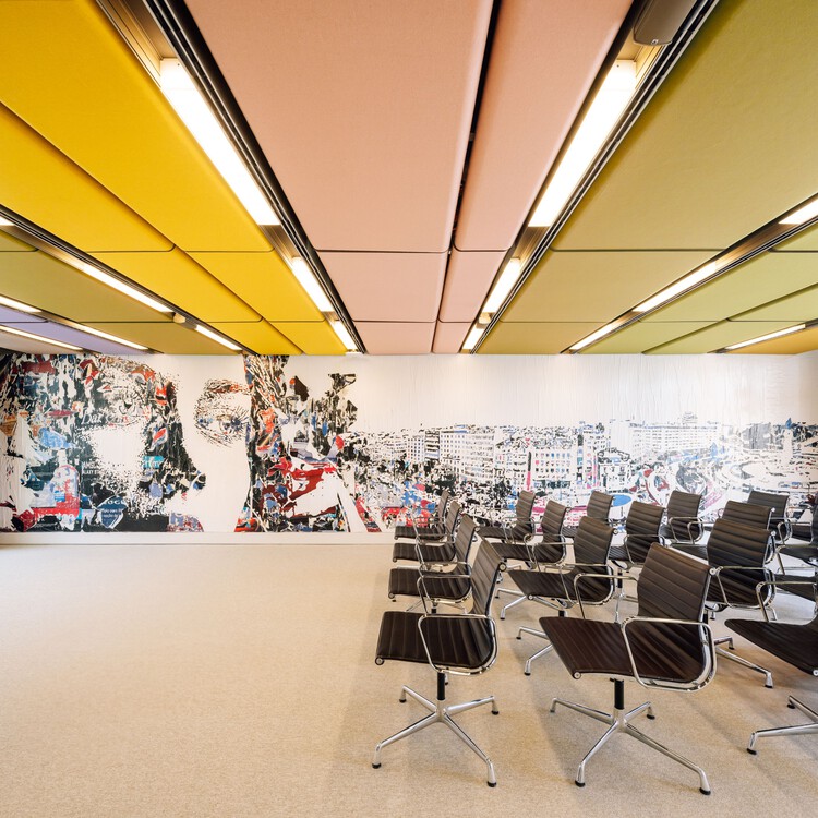 Escritório de Advogados, Lisboa / Ricardo Bak Gordon - Fotografia de Interiores, Cadeira