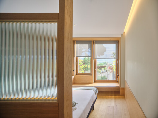 Extensión del Hotel WOOD QGAT / BAILORULL  - Fotografía interior, Dormitorio, Madera, Vidrio