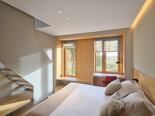 Extensión del Hotel WOOD QGAT / BAILORULL  - Fotografía interior, Dormitorio, Madera