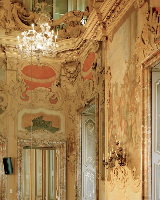 FLOS Palazzo Visconti / ARQUITECTURA-G - Fotografía interior, Iluminación, Pilares