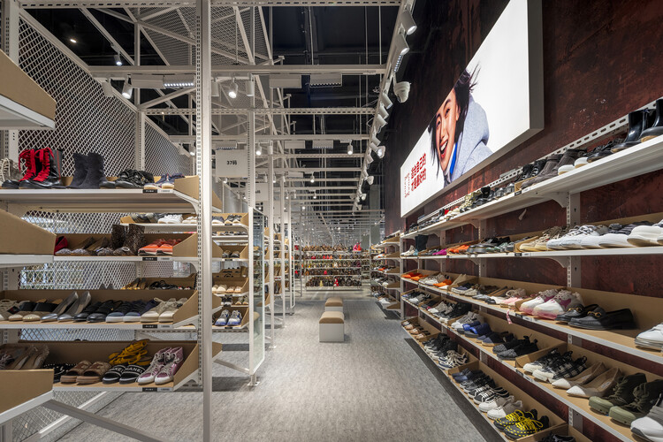 Centro comercial Super Zhuanzhuan / SpaceStation - Fotografía interior, Estanterías