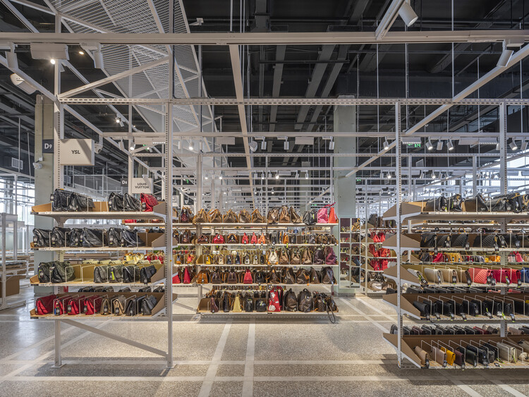 Centro comercial Super Zhuanzhuan / SpaceStation - Fotografía interior