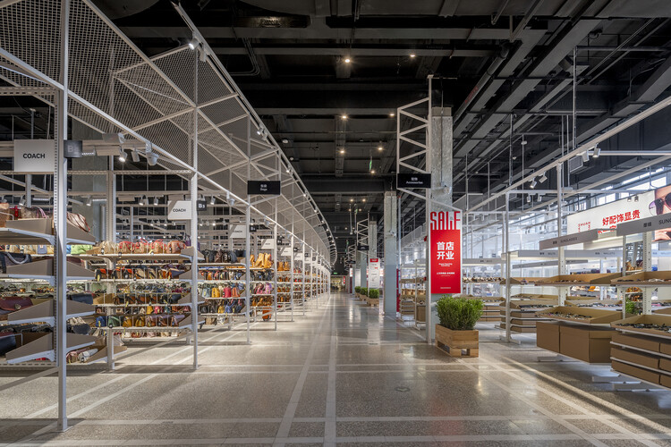 Centro comercial Super Zhuanzhuan / SpaceStation - Fotografía interior