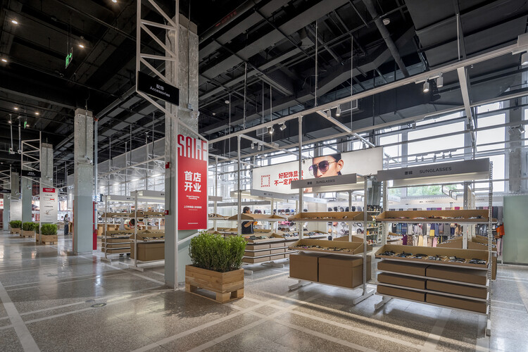 Centro comercial Super Zhuanzhuan / SpaceStation - Fotografía interior