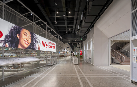 Centro comercial Super Zhuanzhuan / SpaceStation - Fotografía interior