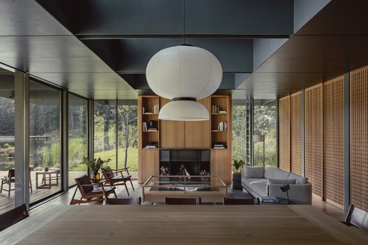 Pabellón de la Reserva / HEMAA - Fotografía interior, Madera, Mesas, Sillas