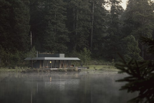 Pabellón de la Reserva / HEMAA - Fotografía exterior, Bosque