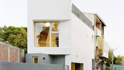 Casa Triângulo / Metrics Architecture Studio