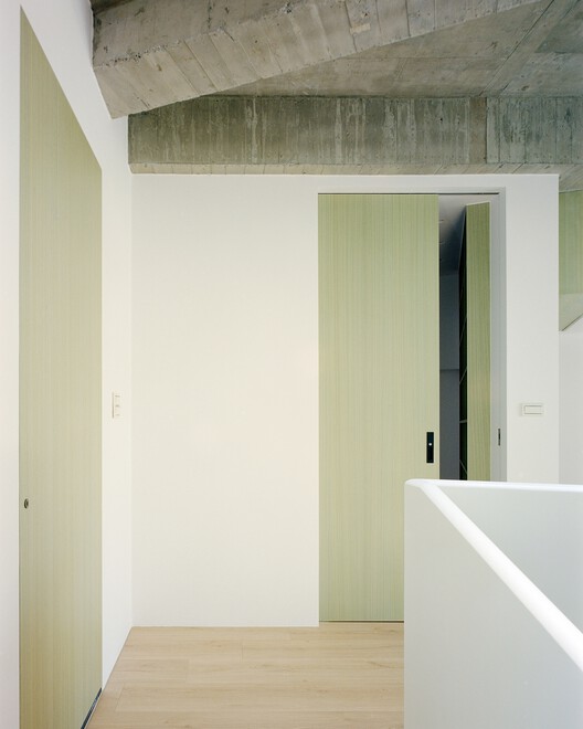 Triangle House / Metrics Architecture Studio - Interior Photography, Concrete
