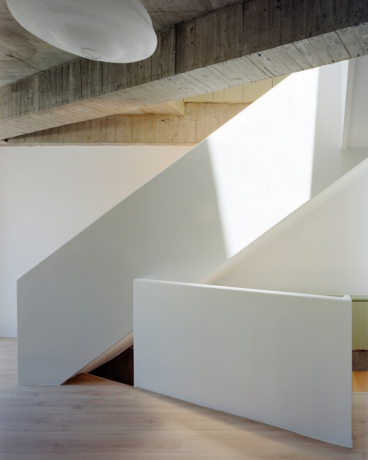 Triangle House / Metrics Architecture Studio - Interior Photography, Wood, Stairs, Handrail