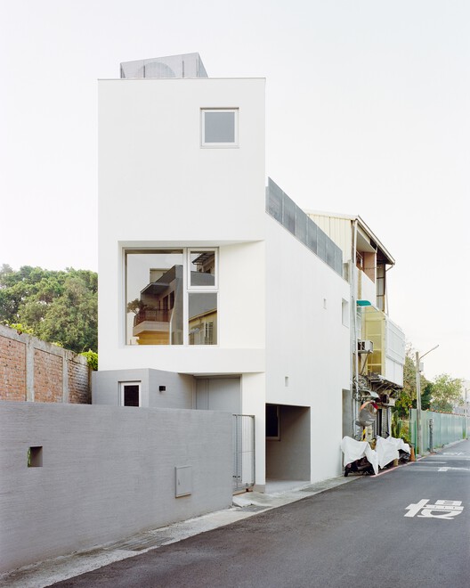 Triangle House / Metrics Architecture Studio - Exterior Photography, Balcony