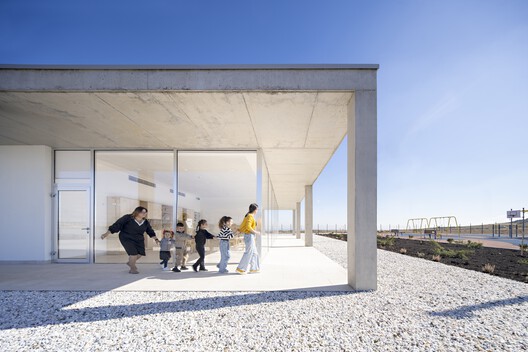 Creche na Armênia / Alberto Campo Baeza - Fotografia de Exterior, Concreto