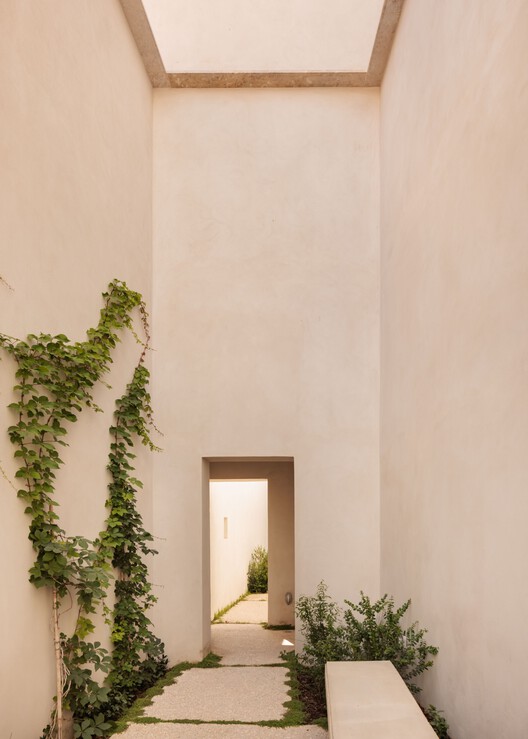 Montijo Municipal Gallery's Garden / Ricardo Bak Gordon + Rui Mendes Arquitectura - Interior Photography