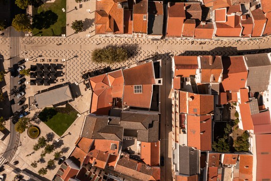 Montijo Municipal Gallery's Garden / Ricardo Bak Gordon + Rui Mendes Arquitectura - Image 10 of 21