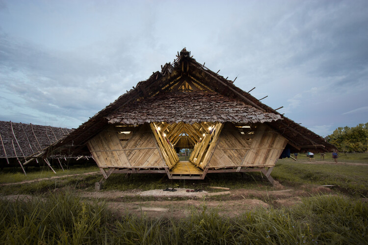 Crossing Hemispheres: Thatched Roofs from America to Asia - Image 5 of 21