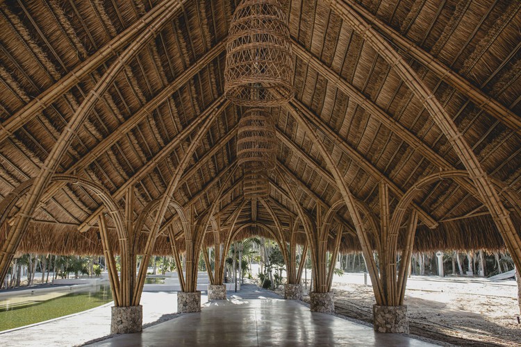 Crossing Hemispheres: Thatched Roofs from America to Asia - Image 3 of 21