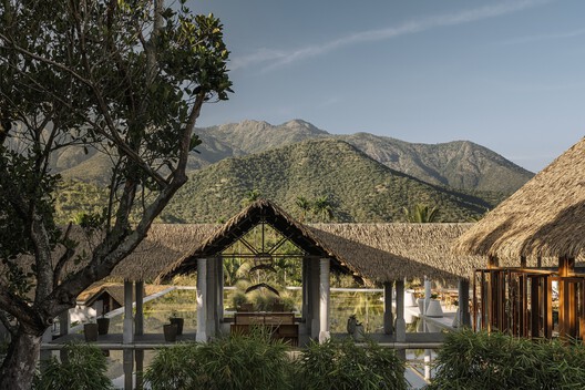 Crossing Hemispheres: Thatched Roofs from America to Asia - Image 8 of 21