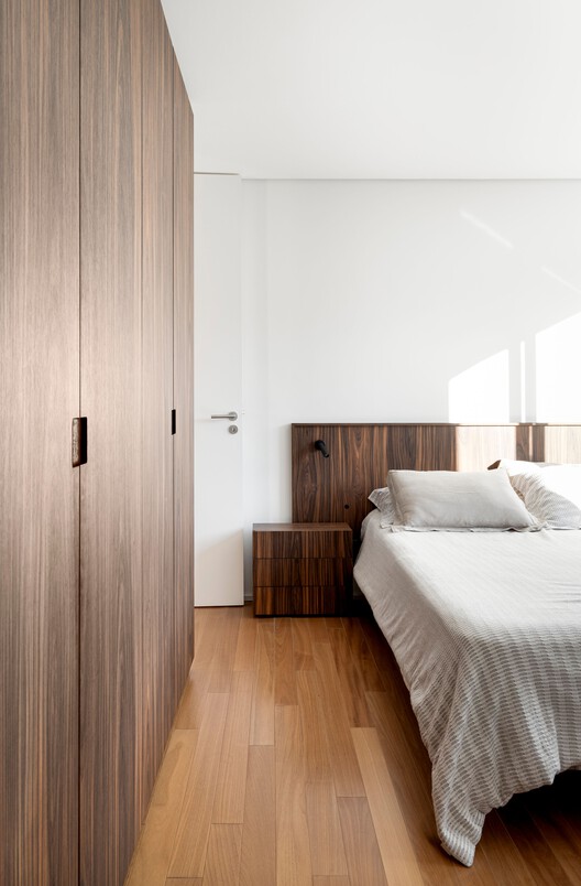 Casa Luna / Nommo Arquitetos + Coti Arquitetura - Fotografía interior, Dormitorio, Madera, Camas, Iluminación