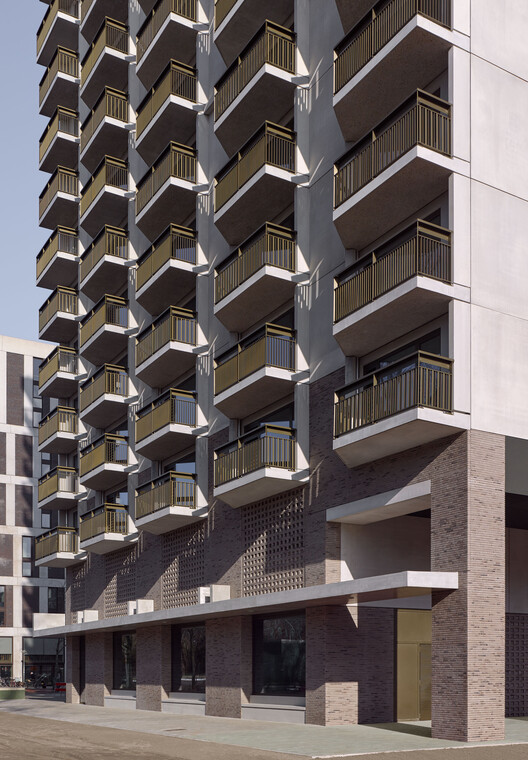 Opportuna Residential Tower  / Office Winhov + Office Haratori - Interior Photography, Balcony