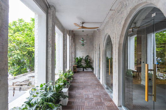 SAGA Vietnam Office / SAGA Space Architects - Interior Photography, Concrete, Column