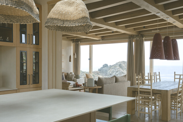 Casa EP / LOTE STUDIO + Ignacio Ferreira - Fotografía interior, Comedor, Madera, Sillas