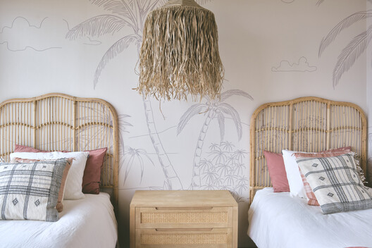 Casa EP / LOTE STUDIO + Ignacio Ferreira - Fotografía interior, Dormitorio, Camas