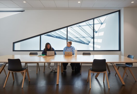 Spelman College Mary Schmidt Campbell Center / Studio Gang - Interior Photography, Chair