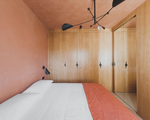 Terra and Vidru House / Federico Cartamantiglia Architecture Studio + Federico Cartamantiglia + Fabrizio Carboni + Enrico Manca - Interior Photography, Bedroom, Wood, Lighting, Bed