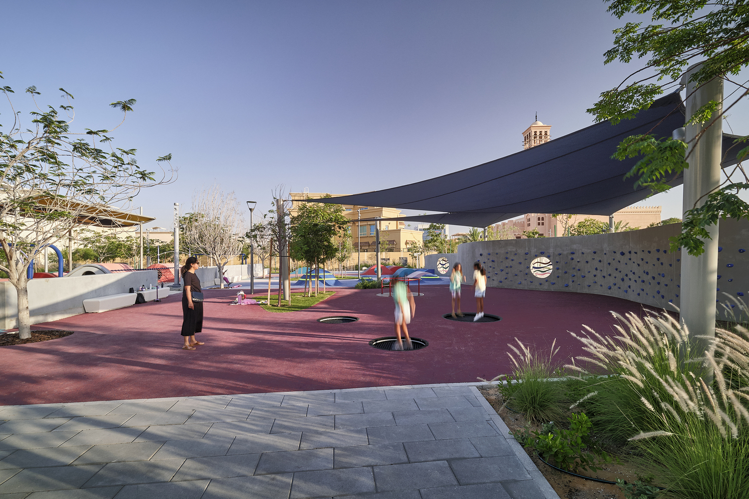 NEIGHBOURHOOD ABU DHABI visual data 2