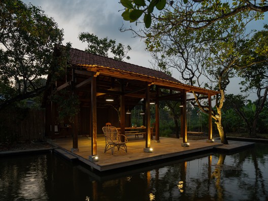 Casa Cashew Garden / G+ Architects - Fotografía exterior, Madera, Terraza