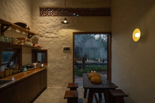 Casa Cashew Garden / G+ Architects - Fotografía interior, Madera, Iluminación