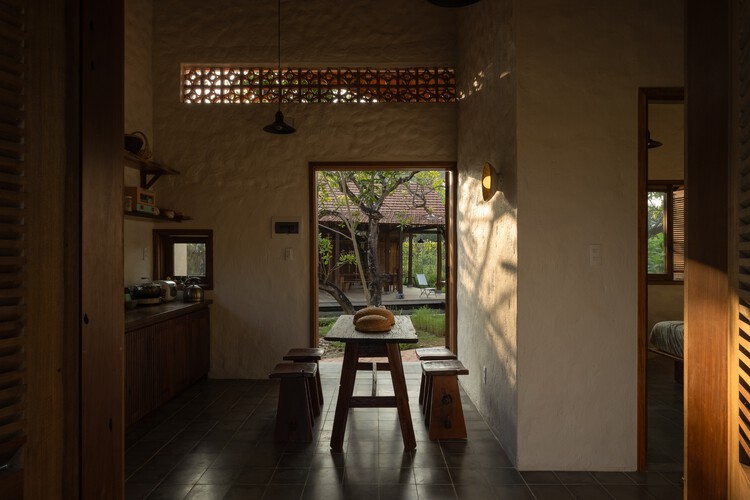 Casa Cashew Garden / G+ Architects - Fotografía interior, Comedor, Madera
