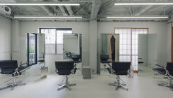 Onn Hair Salon / Spicy Architects + swarm Inc.
