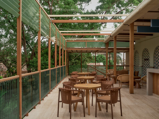 Kimpton Las Mercedes / Moneo Brock Studio - Fotografía interior, Comedor, Madera, Terraza, Balcón