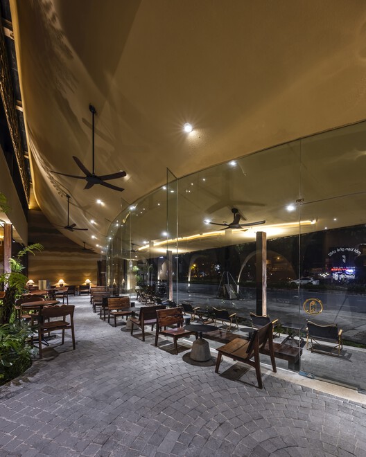 Phe La Da Nang Cafe / 6717 Studio - Image 10 of 35